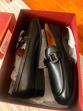 Women’s gorgeous Black Leather Loafers - Classic Slip-On Dress Shoes